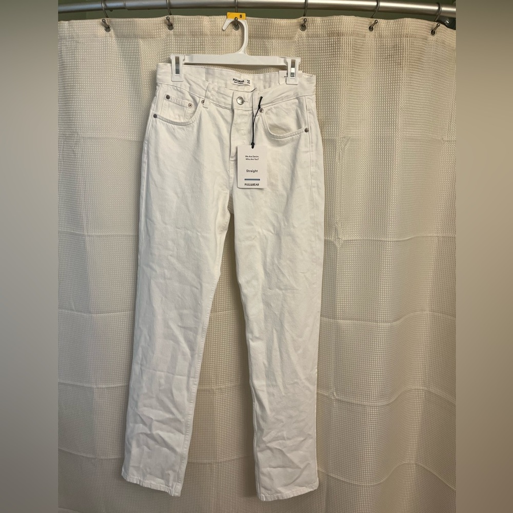PULL&BEAR white straight-leg jeans - size 28 - NWT